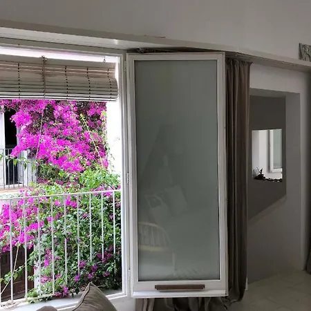 Centric Townhouse - Casa Voltes - *