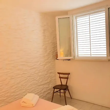 Centric Townhouse - Casa Voltes - *