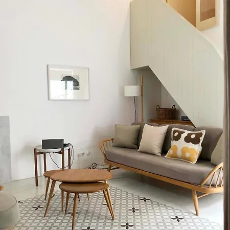 Centric Townhouse - Casa Voltes -